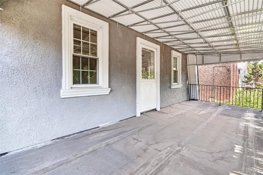 3BR | 4Ba | Elegant pre-war residence on a DOUBLE LOT with - photo 35