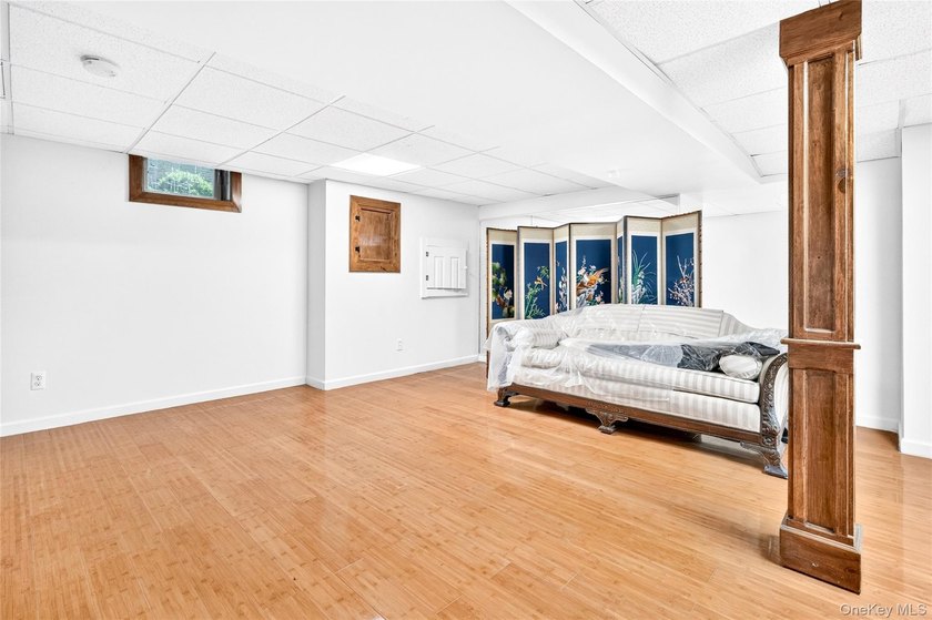 3BR | 4Ba | Elegant pre-war residence on a DOUBLE LOT with - photo 39