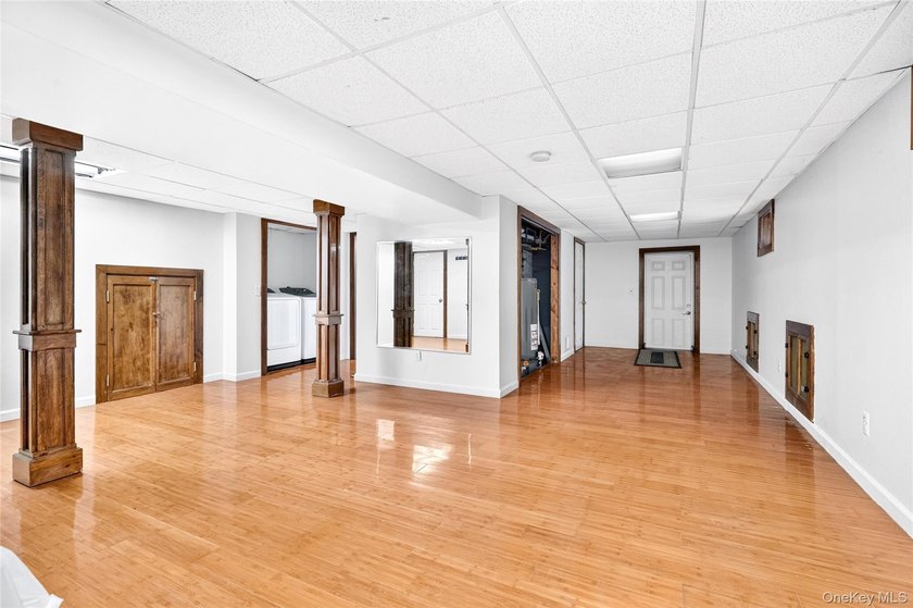 3BR | 4Ba | Elegant pre-war residence on a DOUBLE LOT with - photo 40