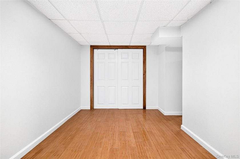 3BR | 4Ba | Elegant pre-war residence on a DOUBLE LOT with - photo 44
