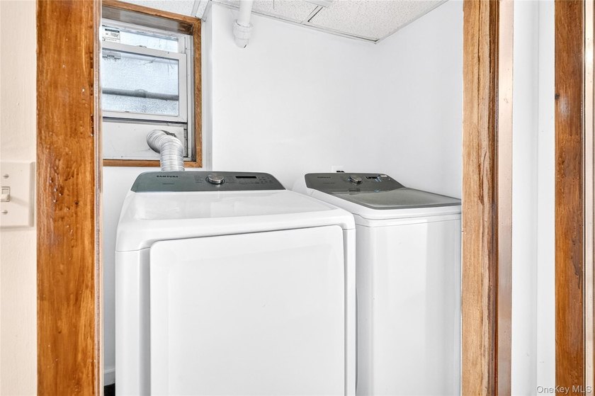 3BR | 4Ba | Elegant pre-war residence on a DOUBLE LOT with - photo 45