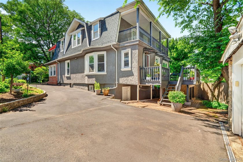 3BR | 4Ba | Elegant pre-war residence on a DOUBLE LOT with - photo 48