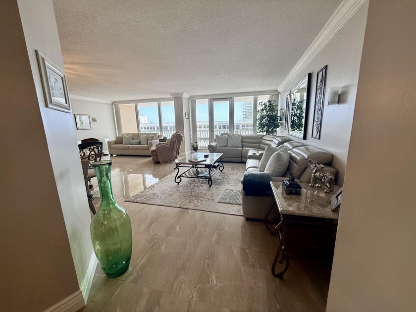 Located on the famous Galt Ocean Mile this 2BD/2BA waterfront - photo 3