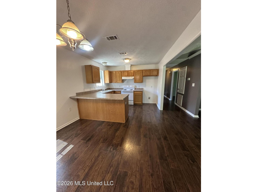 Welcome home to this cozy 3 bedroom, 1 bath property featuring a - photo 7