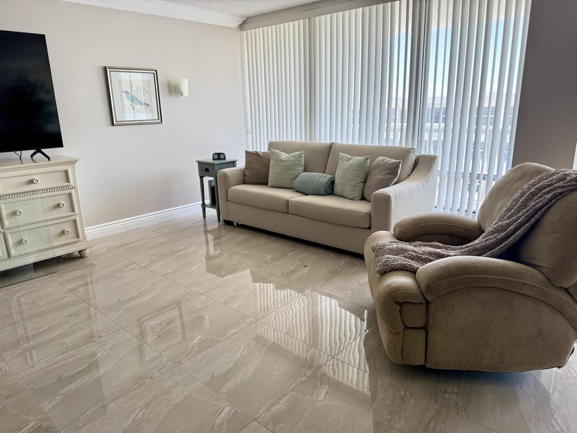 Located on the famous Galt Ocean Mile this 2BD/2BA waterfront - photo 7