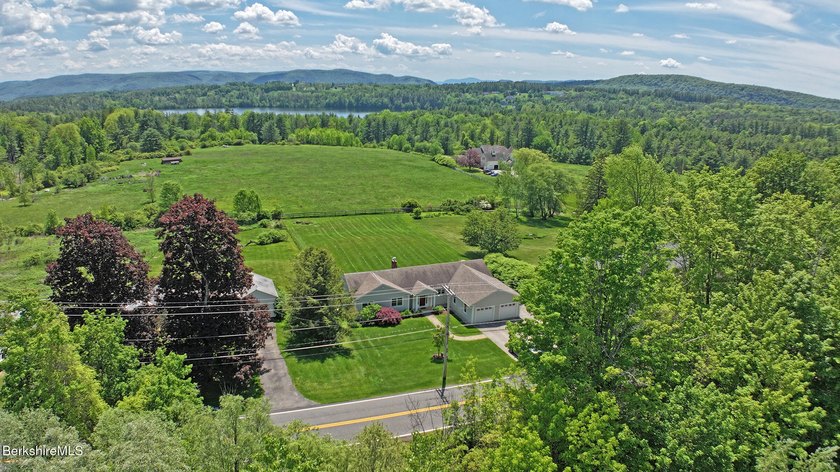 PERFECT IN LENOX!! This impeccably renovated Mid-Century Modern - photo 2