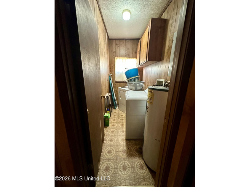 Welcome to 313 Josephine Street in the heart of Gloster - photo 19