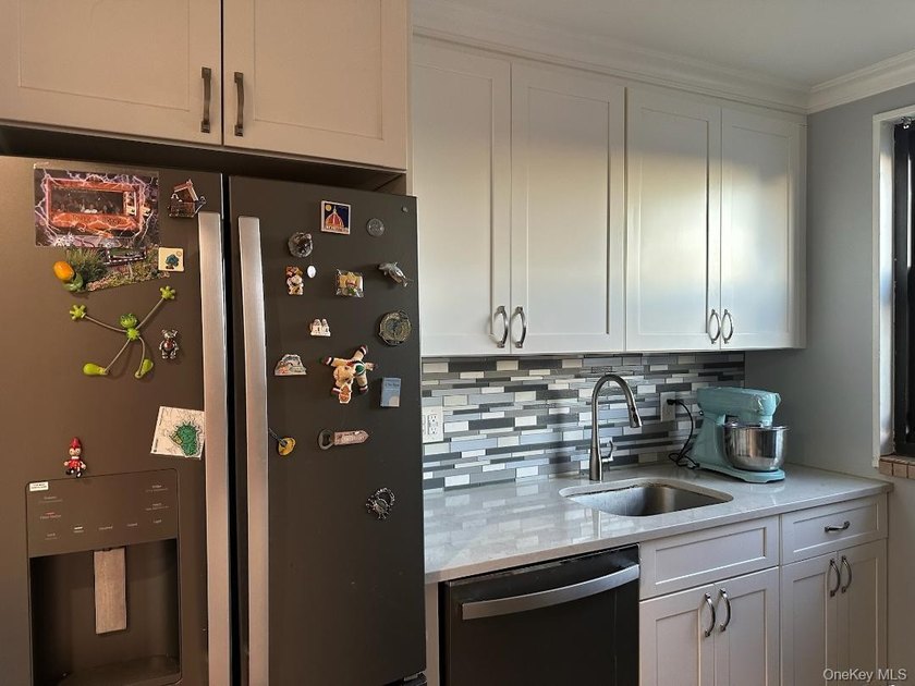 Rare For Sale Totally Renovated Two Bedroom (Size 4.5, 720 - photo 8