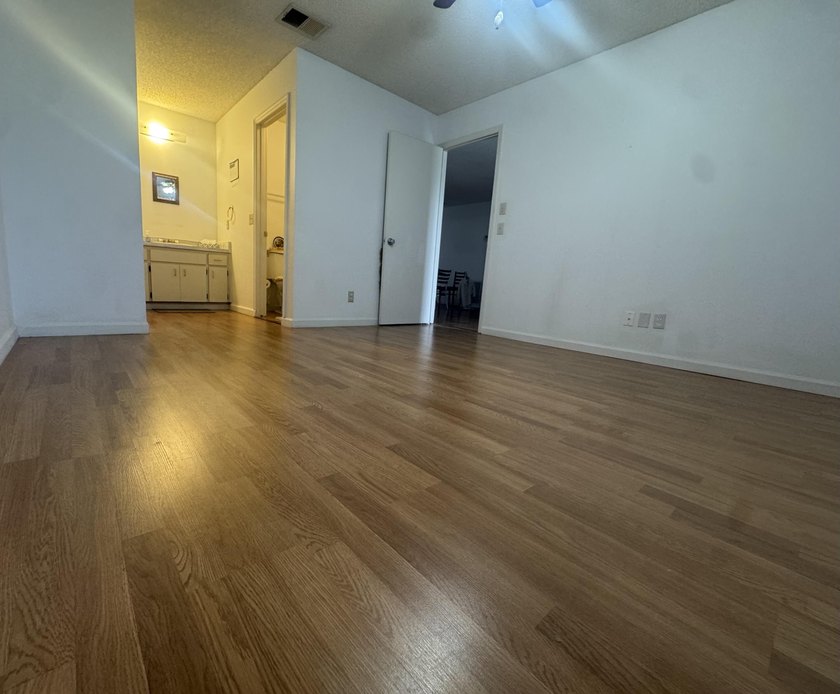 LOOKING FOR A STARTER HOME OR INVESTMENT? THIS 3BR/2BA/1 CAR - photo 9