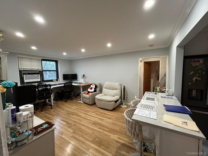 Rare For Sale Totally Renovated Two Bedroom (Size 4.5, 720 - photo 10