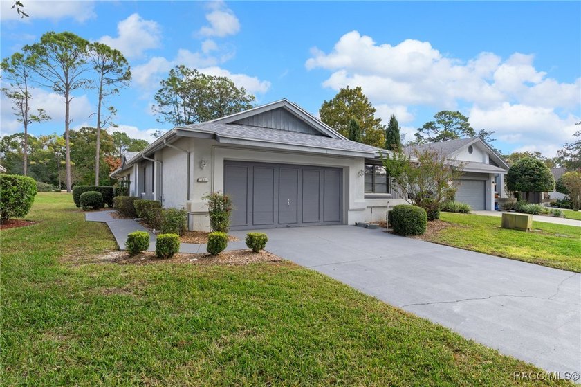Welcoming 3 bedroom, 2 bath home in the Oakleaf Villas Community - photo 2