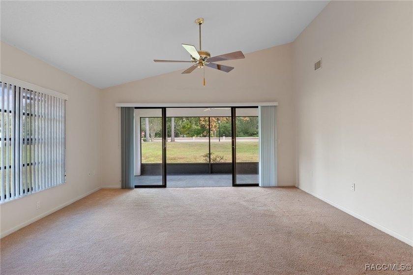 Welcoming 3 bedroom, 2 bath home in the Oakleaf Villas Community - photo 6