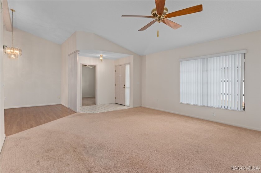 Welcoming 3 bedroom, 2 bath home in the Oakleaf Villas Community - photo 8