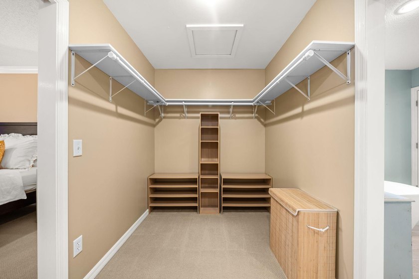 METICULOSULY Cared For, and one of the LOWEST PRICED per sq/ft - photo 22