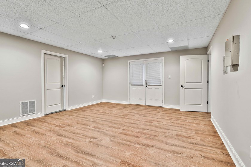 Welcome home to 120 Meadow View Glen, tucked away on a - photo 36