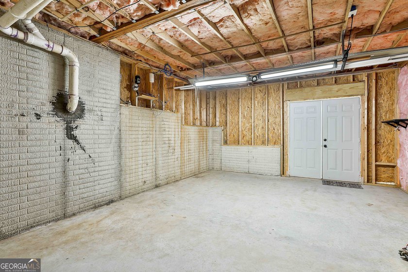 Welcome home to 120 Meadow View Glen, tucked away on a - photo 41
