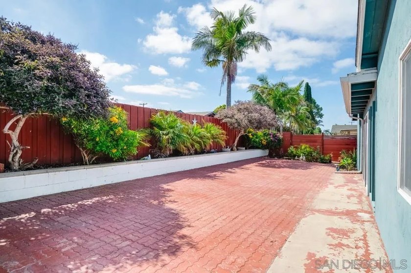 First time ever on the market! Welcome to 4351 Mount Hukee Ave - photo 30