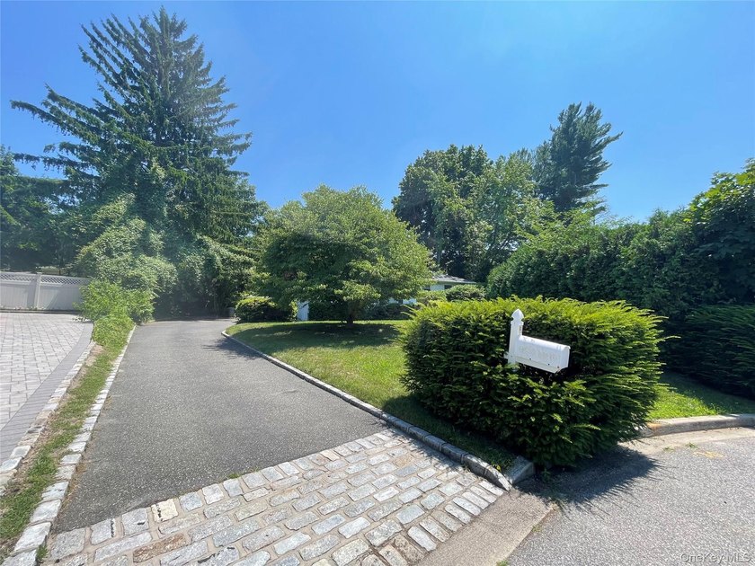 Welcome to this beautifully maintained split-level home located - photo 39