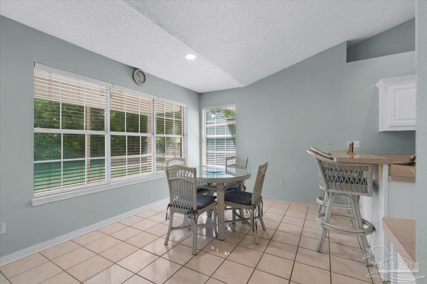 BRICK RANCH ON A CUL-DE-SAC!!! Enjoy the charm of this home - photo 11