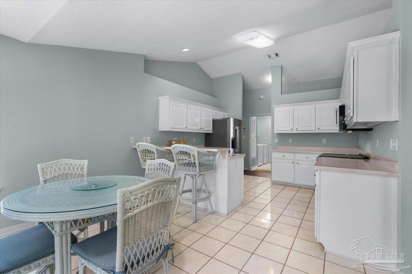 BRICK RANCH ON A CUL-DE-SAC!!! Enjoy the charm of this home - photo 12