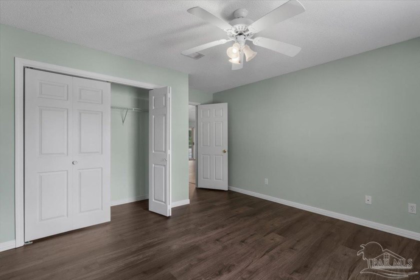 BRICK RANCH ON A CUL-DE-SAC!!! Enjoy the charm of this home - photo 23