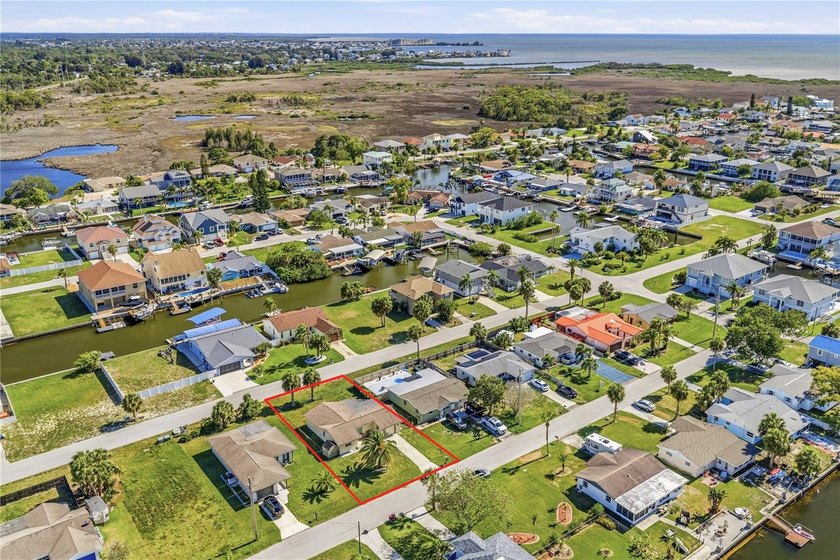 Enjoy the Florida waterfront lifestyle with convenient Gulf - photo 33