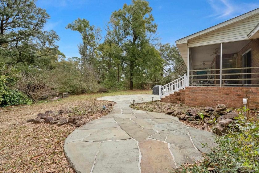BRICK RANCH ON A CUL-DE-SAC!!! Enjoy the charm of this home - photo 38
