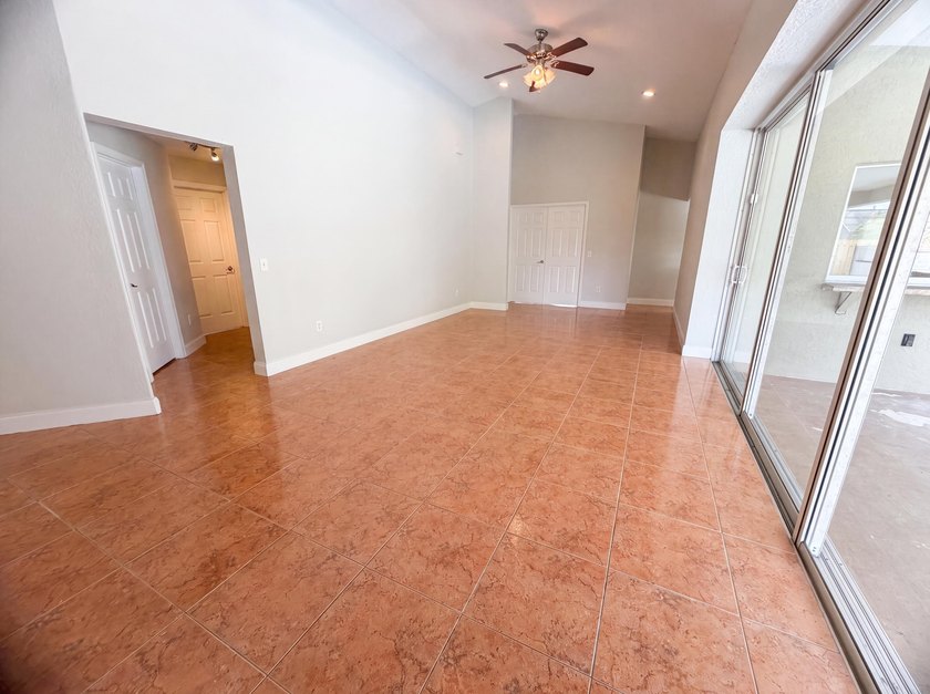 Step into 711 SE Celtic Ave, recently refreshed with fresh - photo 7