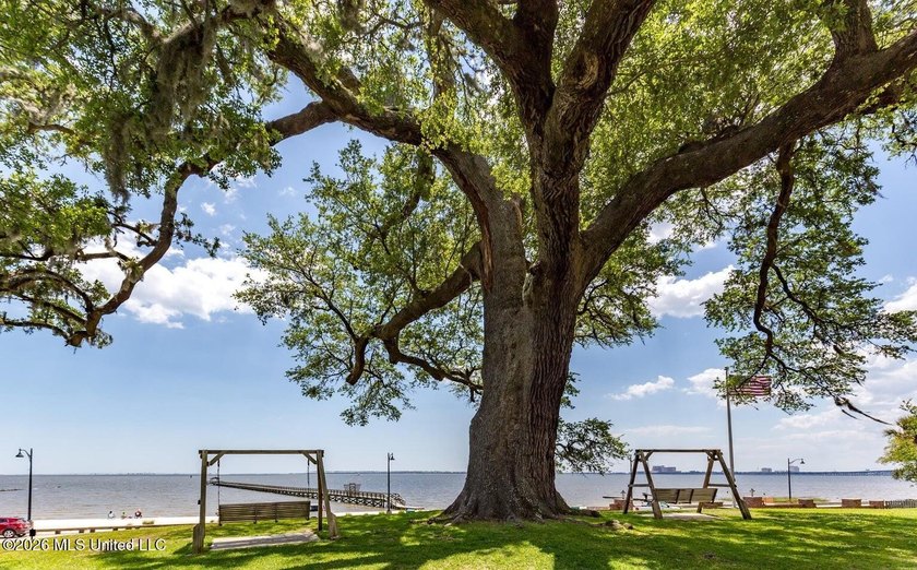 Living at this beautiful 2 bedroom, 3 bath Gulf Oaks Condominium - photo 19