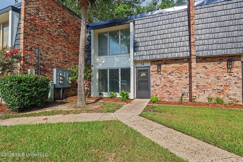 Living at this beautiful 2 bedroom, 3 bath Gulf Oaks Condominium - photo 31