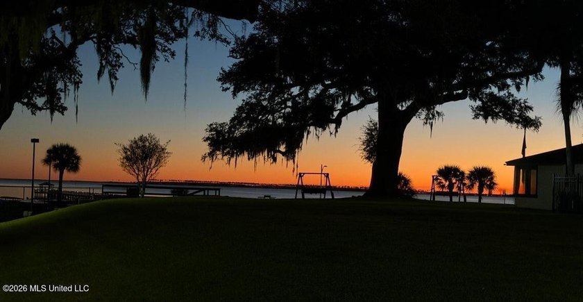 Living at this beautiful 2 bedroom, 3 bath Gulf Oaks Condominium - photo 38