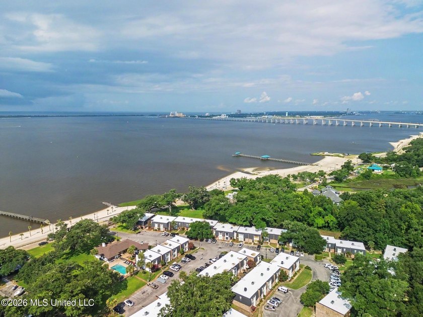 Living at this beautiful 2 bedroom, 3 bath Gulf Oaks Condominium - photo 41