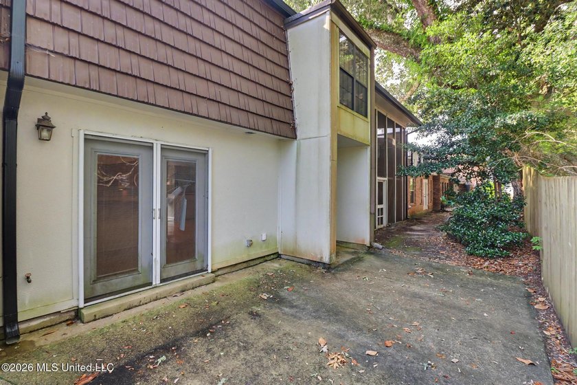Living at this beautiful 2 bedroom, 3 bath Gulf Oaks Condominium - photo 43