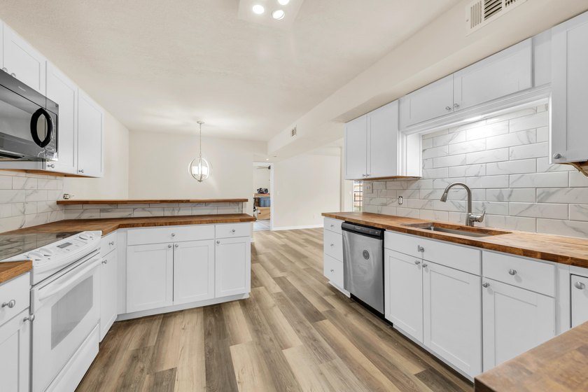 Move in ready and conveniently located near military bases - photo 12