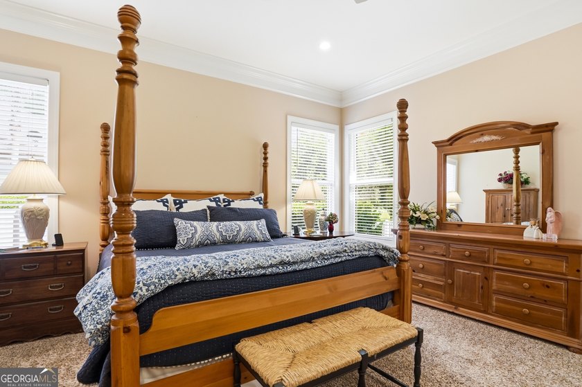 Welcome to this beautifully custom designed 3/4 bedroom, 4 bath - photo 15
