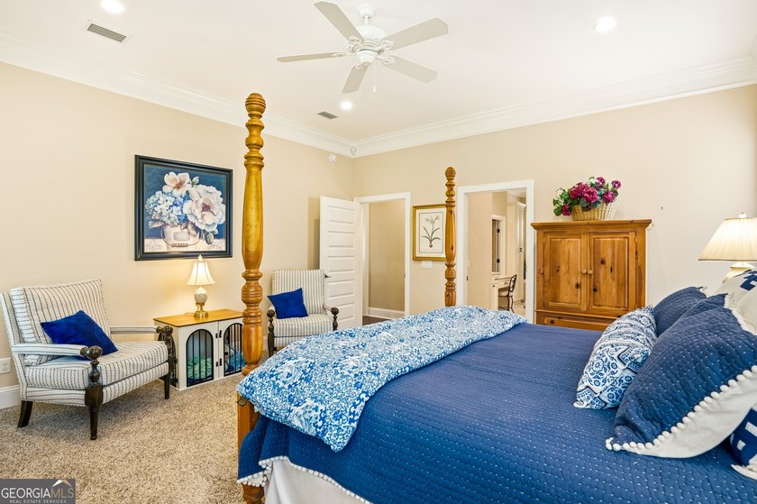 Welcome to this beautifully custom designed 3/4 bedroom, 4 bath - photo 16