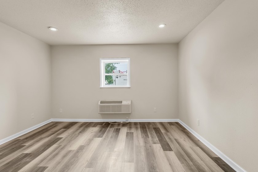 Move in ready and conveniently located near military bases - photo 17