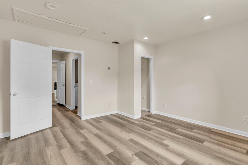 Move in ready and conveniently located near military bases - photo 18