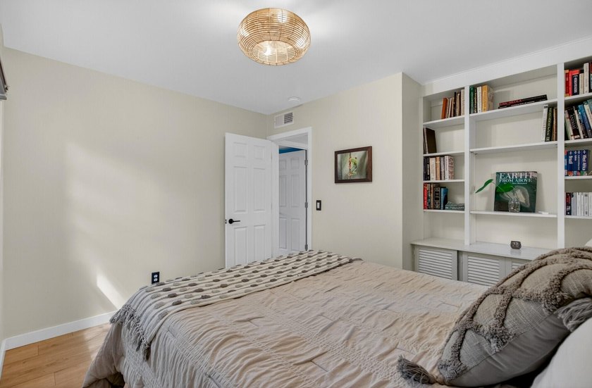 Tucked into the Queensborough neighborhood on James Island, this - photo 21
