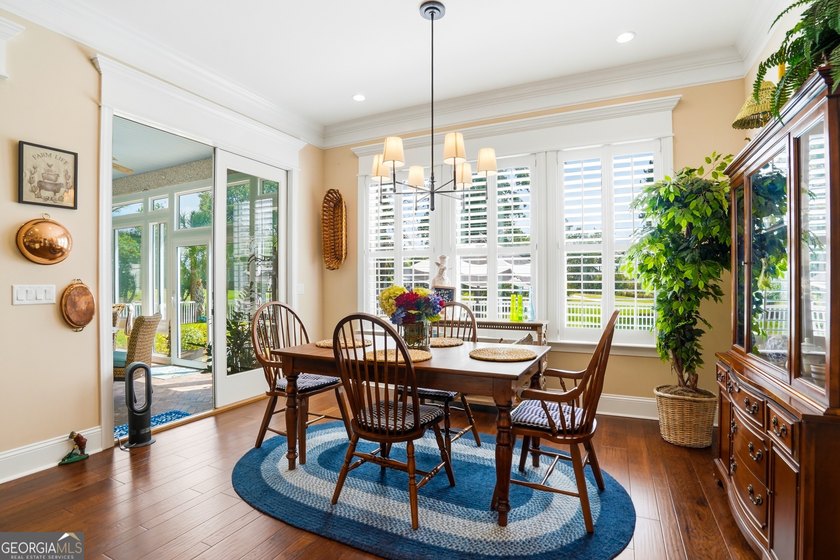 Welcome to this beautifully custom designed 3/4 bedroom, 4 bath - photo 28