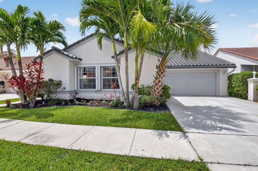 Welcome to 10048 Country Brook Road, a charming single-story - photo 2