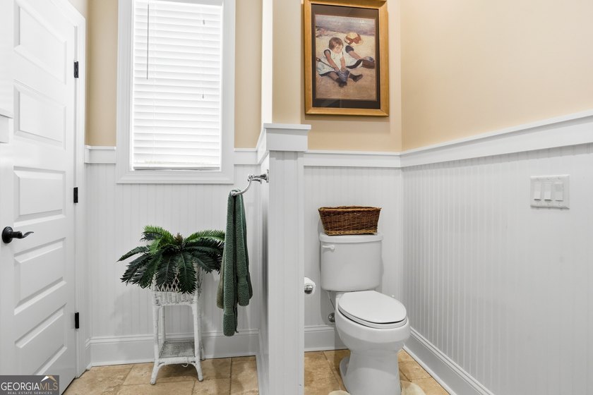 Welcome to this beautifully custom designed 3/4 bedroom, 4 bath - photo 37