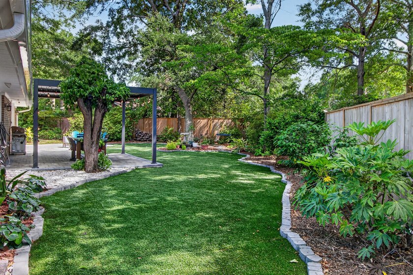 Tucked into the Queensborough neighborhood on James Island, this - photo 42