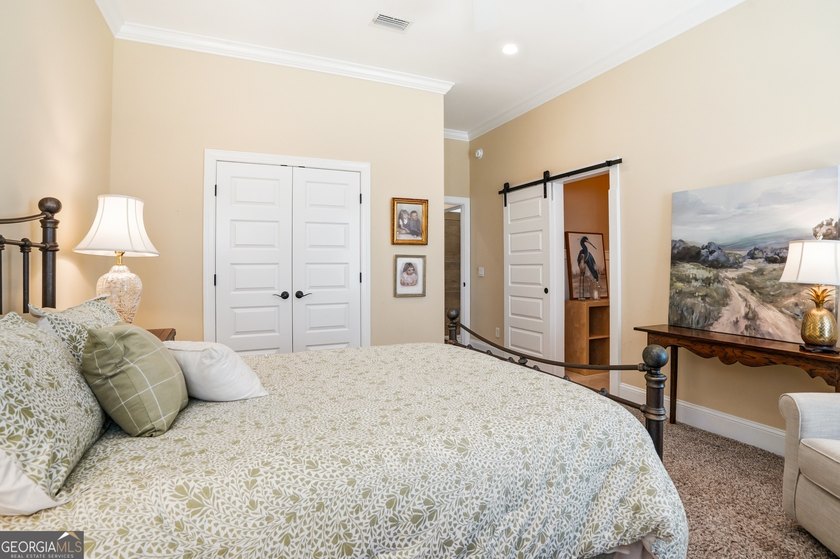 Welcome to this beautifully custom designed 3/4 bedroom, 4 bath - photo 42