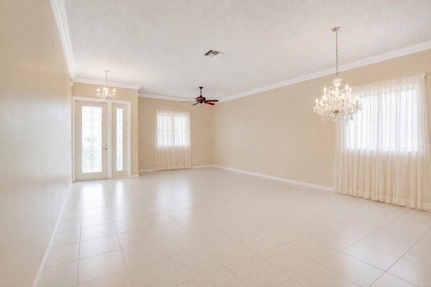 Beautifully maintained, ONE-OWNER 3BR/2BA, K. Hovnanian home in - photo 4