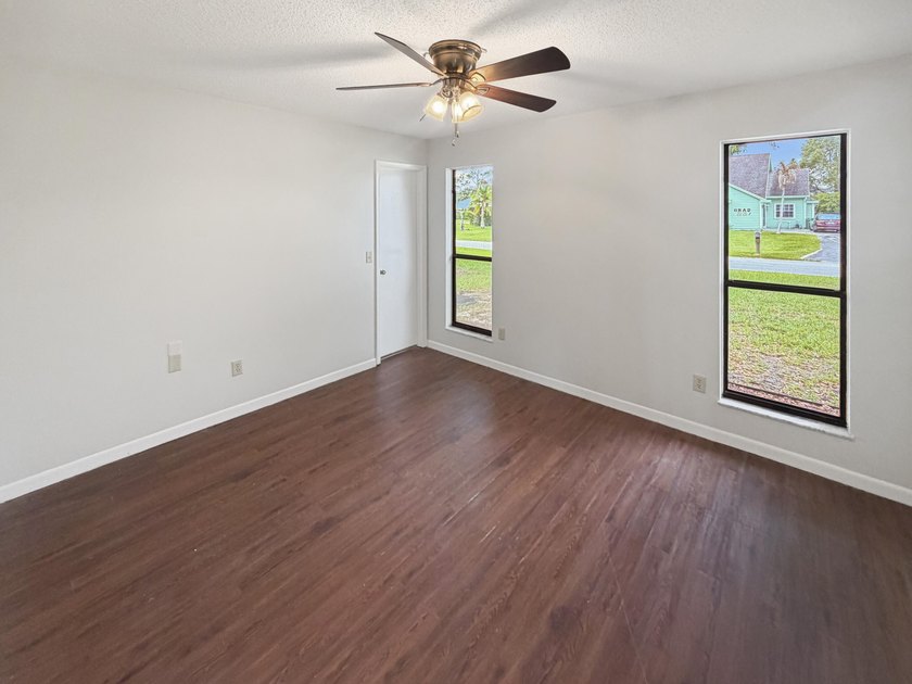 2305 SW Fern Cir is a one-story Port Saint Lucie home with a - photo 9