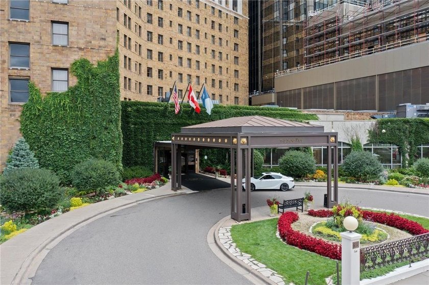This beautifully updated Lowry condo offers multiple scenic - photo 19