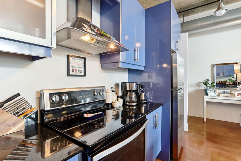 Delray Beach Downtown living! Located just 1.5 blocks from - photo 5