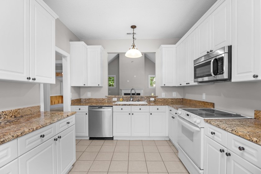 Lowcountry charm meets an exceptional location! Enjoy the - photo 27