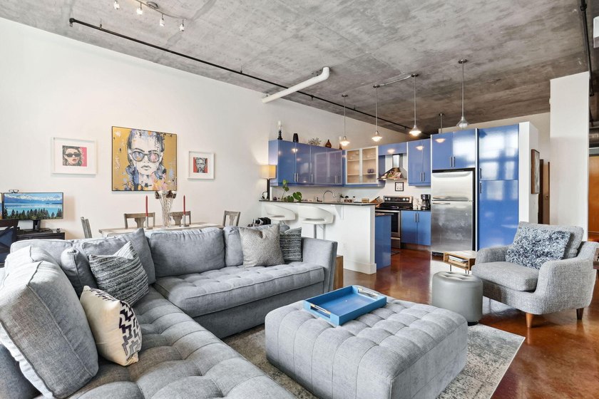 Delray Beach Downtown living! Located just 1.5 blocks from - photo 9